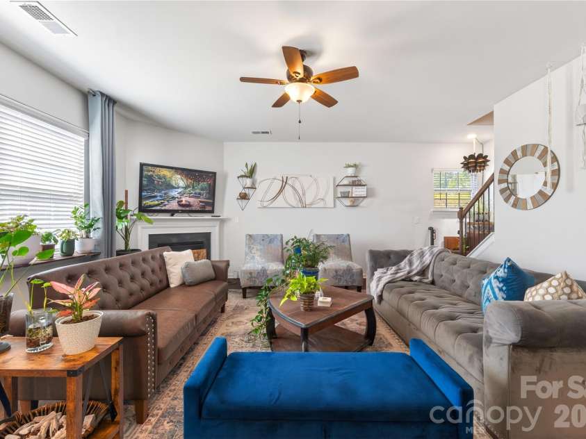 10008 Brawley Lane, Charlotte, NC 28215.  MLS# CAR4380004, YatesRealty ID 20864. 