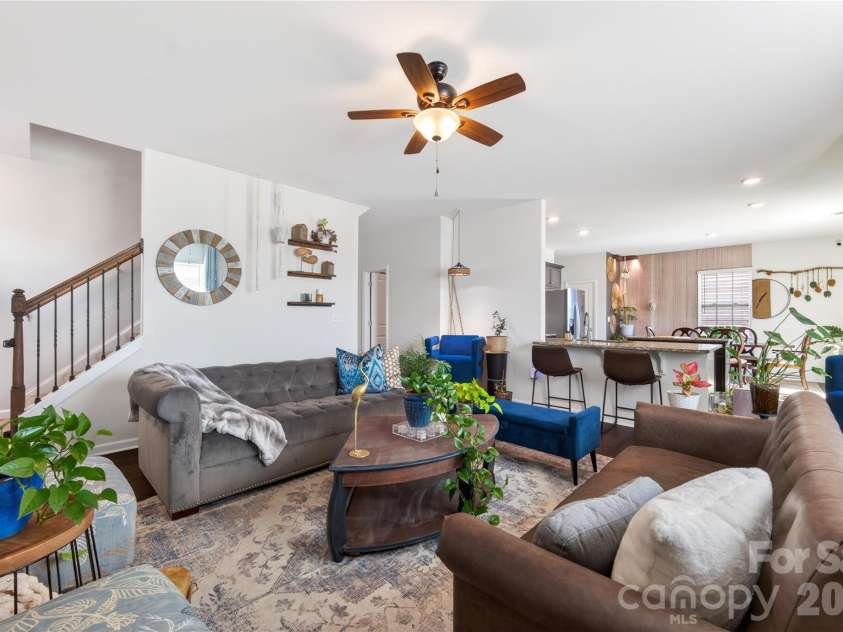 10008 Brawley Lane, Charlotte, NC 28215.  MLS# CAR4380004, YatesRealty ID 20864. 