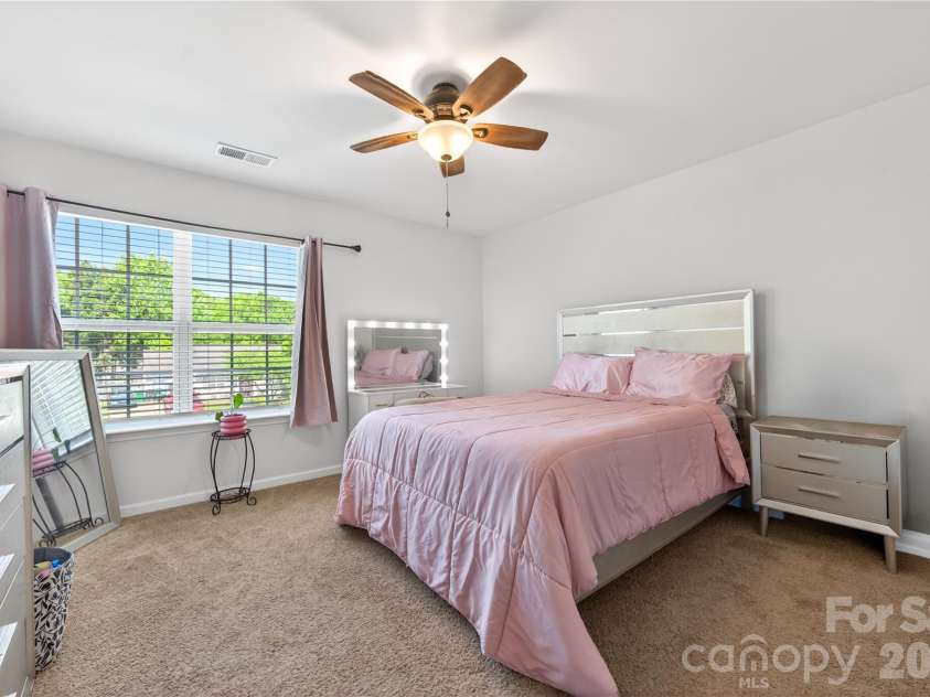 10008 Brawley Lane, Charlotte, NC 28215.  MLS# CAR4380004, YatesRealty ID 20864. 