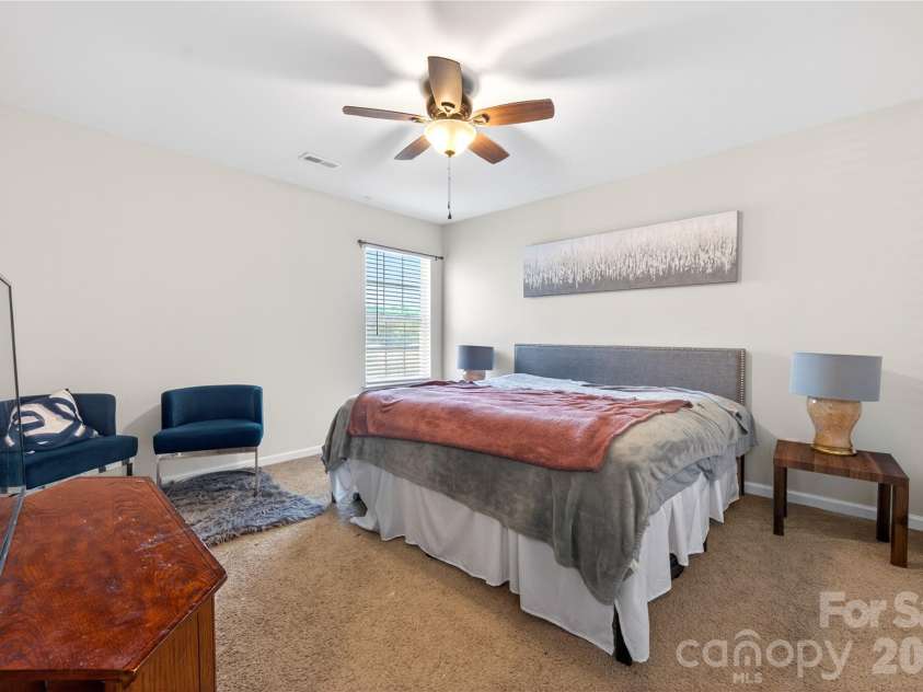 10008 Brawley Lane, Charlotte, NC 28215.  MLS# CAR4380004, YatesRealty ID 20864. 