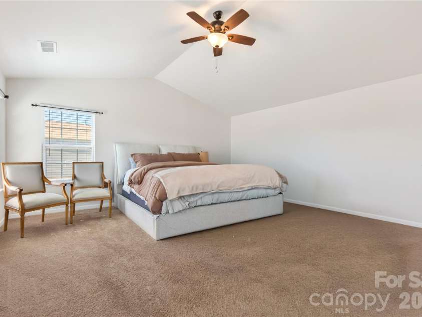 10008 Brawley Lane, Charlotte, NC 28215.  MLS# CAR4380004, YatesRealty ID 20864. 
