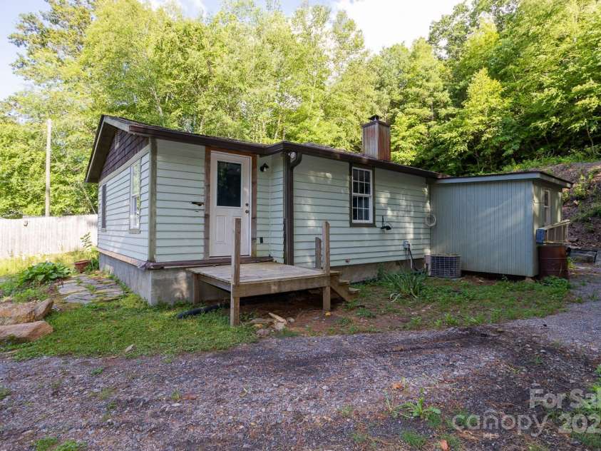 3153 Old US 70 Highway, Black Mountain, NC 28711.  MLS# CAR4270561, YatesRealty ID 20865. 