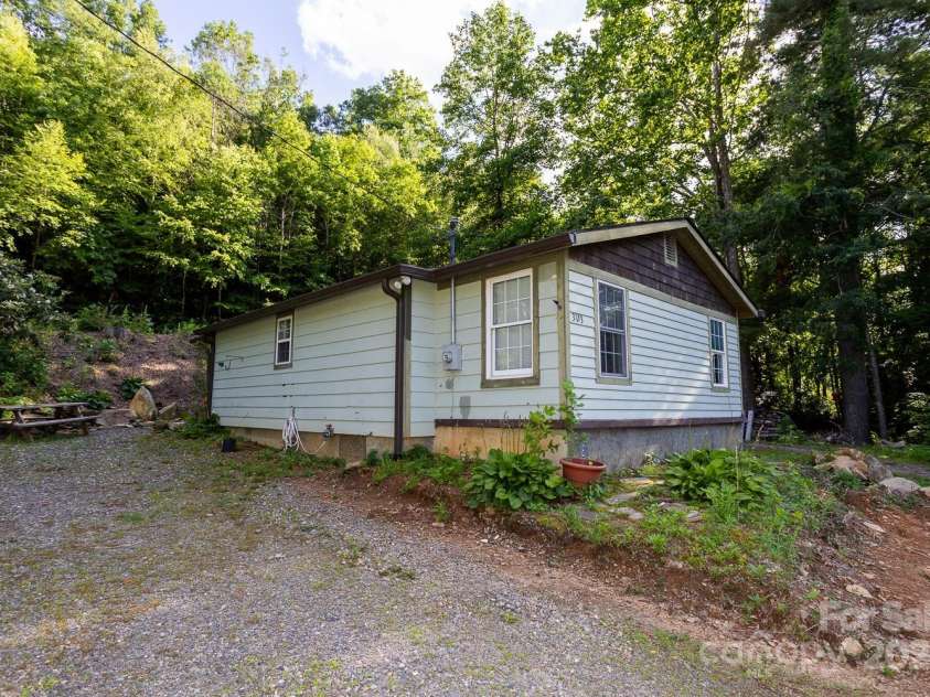 3153 Old US 70 Highway, Black Mountain, NC 28711.  MLS# CAR4270561, YatesRealty ID 20865. 