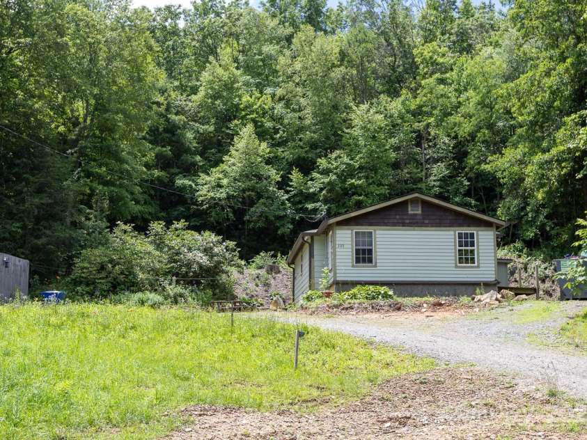 3153 Old US 70 Highway, Black Mountain, NC 28711.  MLS# CAR4270561, YatesRealty ID 20865. 