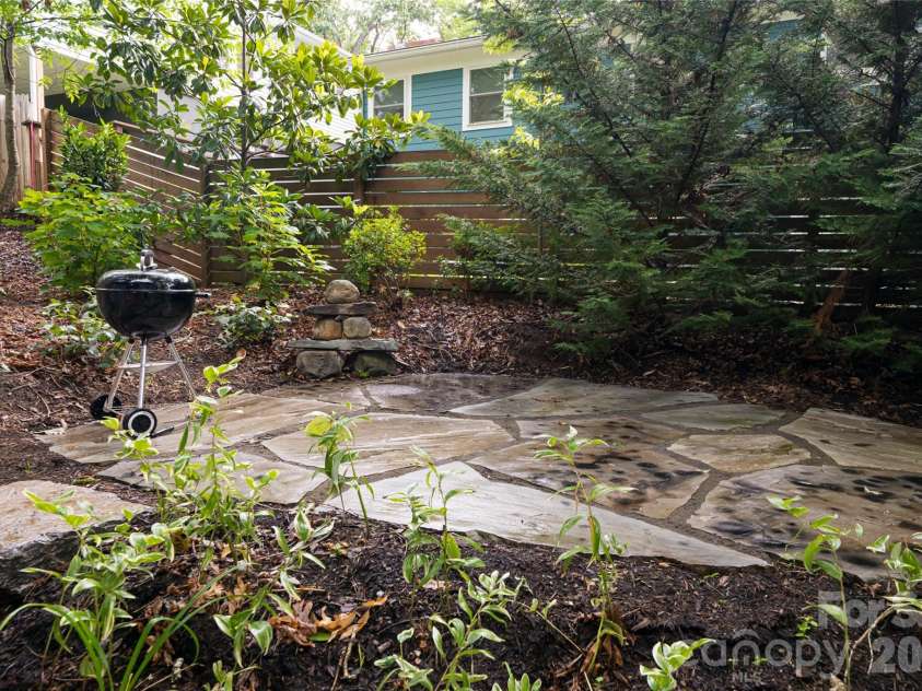 51, 51B Westover Drive, Asheville, NC 28801.  MLS# CAR4370850, YatesRealty ID 20866. 