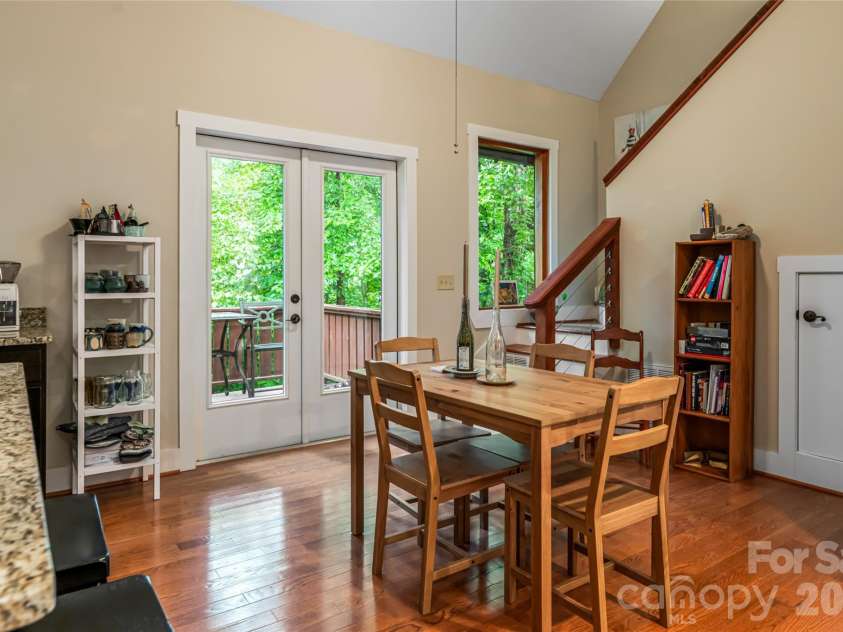 51, 51B Westover Drive, Asheville, NC 28801.  MLS# CAR4370850, YatesRealty ID 20866. Apartment