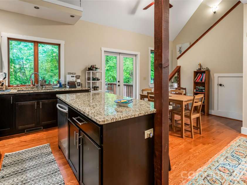 51, 51B Westover Drive, Asheville, NC 28801.  MLS# CAR4370850, YatesRealty ID 20866. Apartment