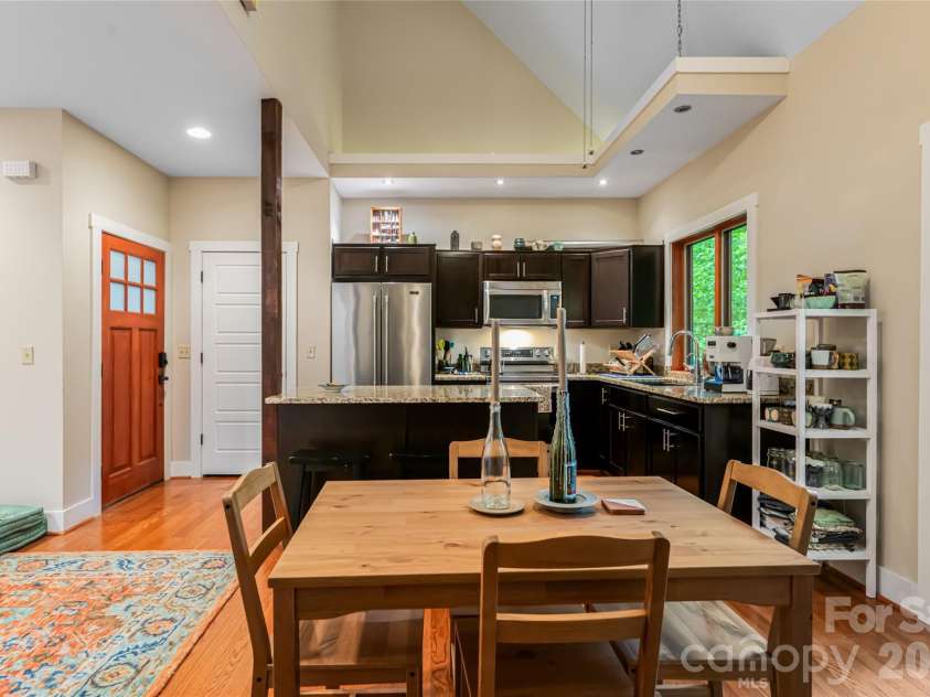 51, 51B Westover Drive, Asheville, NC 28801.  MLS# CAR4370850, YatesRealty ID 20866. Apartment