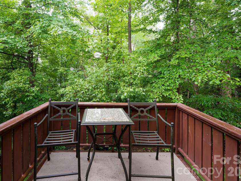 51, 51B Westover Drive, Asheville, NC 28801.  MLS# CAR4370850, YatesRealty ID 20866. Apartment Private Balcony