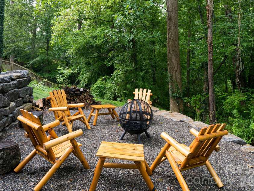 51, 51B Westover Drive, Asheville, NC 28801.  MLS# CAR4370850, YatesRealty ID 20866. Main Home Outdoor Seating Space