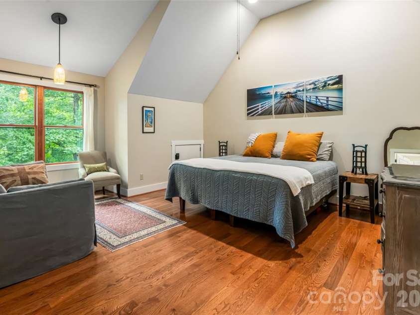 51, 51B Westover Drive, Asheville, NC 28801.  MLS# CAR4370850, YatesRealty ID 20866. Main Home Upstairs