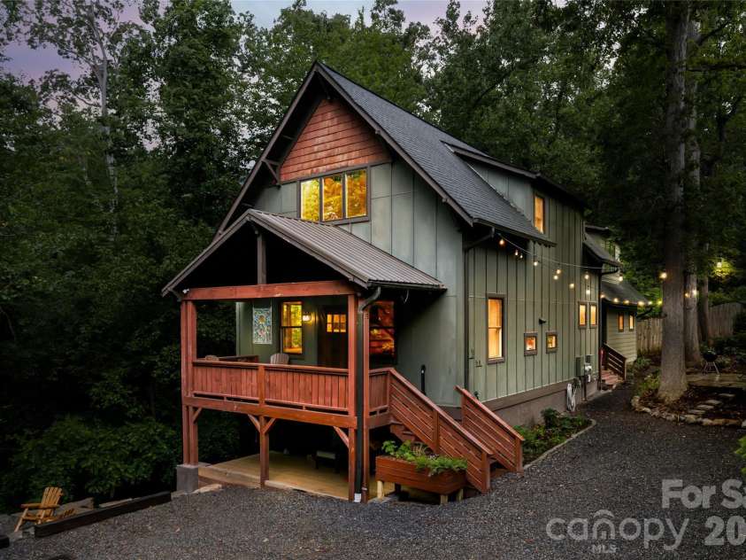 51, 51B Westover Drive, Asheville, NC 28801.  MLS# CAR4370850, YatesRealty ID 20866. Main Home View