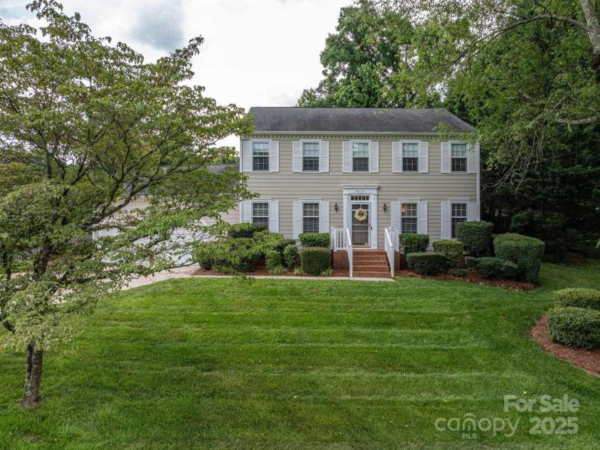 2410 Monticello Drive, Gastonia, NC 28056.  MLS# CAR4273170, YatesRealty ID 20867. 