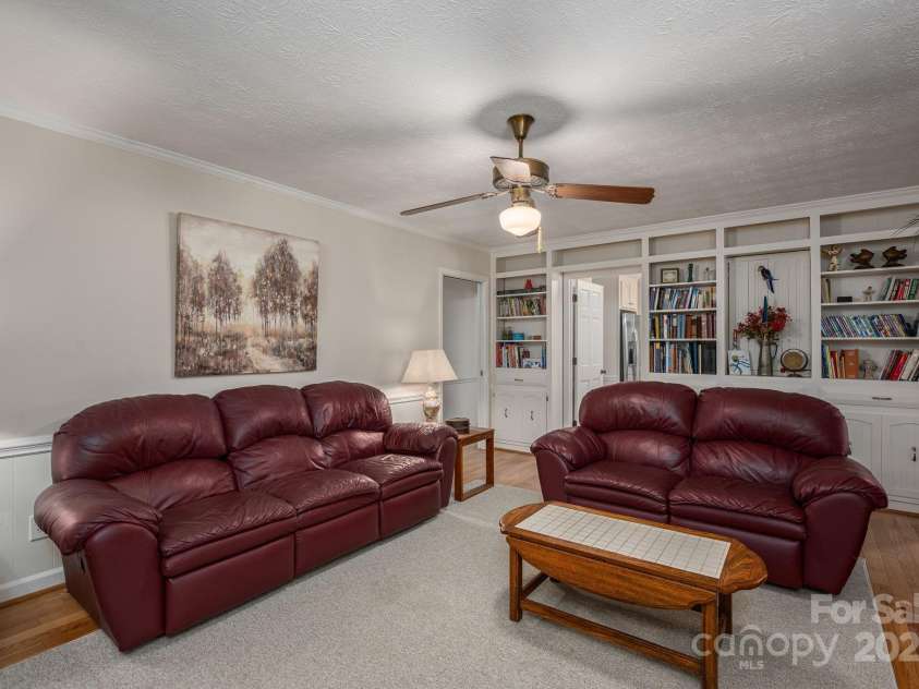 2410 Monticello Drive, Gastonia, NC 28056.  MLS# CAR4273170, YatesRealty ID 20867. 