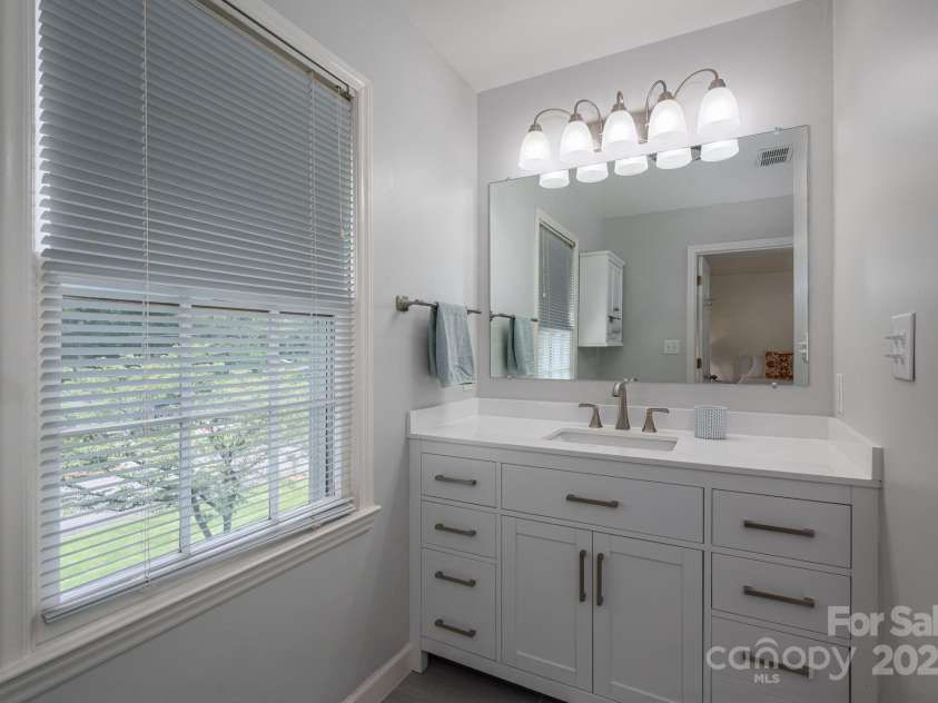 2410 Monticello Drive, Gastonia, NC 28056.  MLS# CAR4273170, YatesRealty ID 20867. 