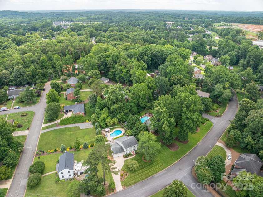 2410 Monticello Drive, Gastonia, NC 28056.  MLS# CAR4273170, YatesRealty ID 20867. 