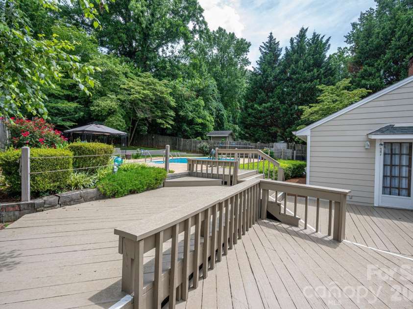 2410 Monticello Drive, Gastonia, NC 28056.  MLS# CAR4336958, YatesRealty ID 20867. 