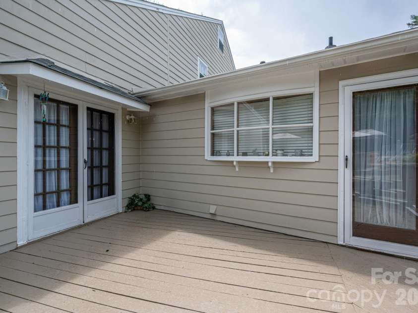 2410 Monticello Drive, Gastonia, NC 28056.  MLS# CAR4336958, YatesRealty ID 20867. 