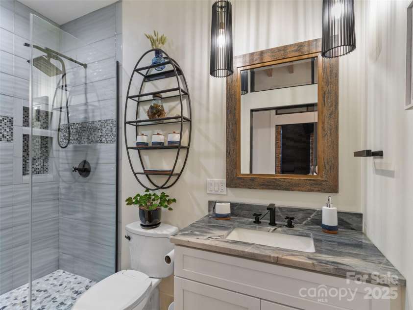 5 Town Square, Burnsville, NC 28714.  MLS# CAR4284216, YatesRealty ID 20869. Second Full Bathroom