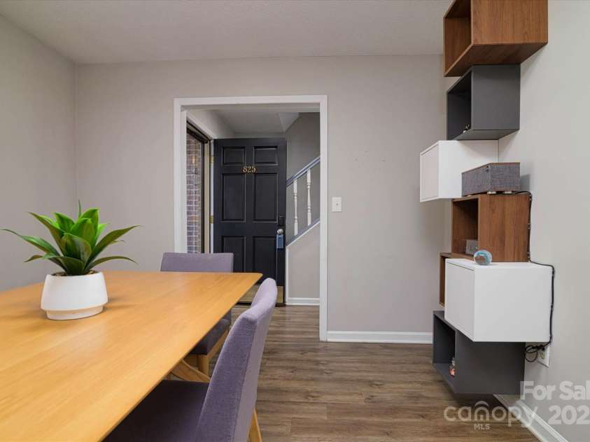 825 21st Avenue, Hickory, NC 28601.  MLS# CAR4273110, YatesRealty ID 20869. 