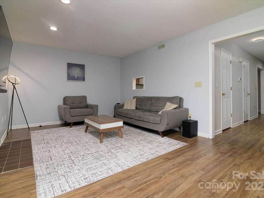 825 21st Avenue, Hickory, NC 28601.  MLS# CAR4273110, YatesRealty ID 20869. 