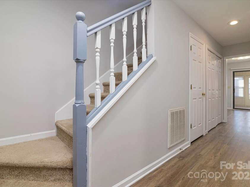 825 21st Avenue, Hickory, NC 28601.  MLS# CAR4273110, YatesRealty ID 20869. 