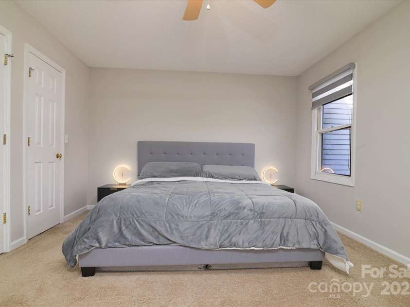 825 21st Avenue, Hickory, NC 28601.  MLS# CAR4273110, YatesRealty ID 20869. 