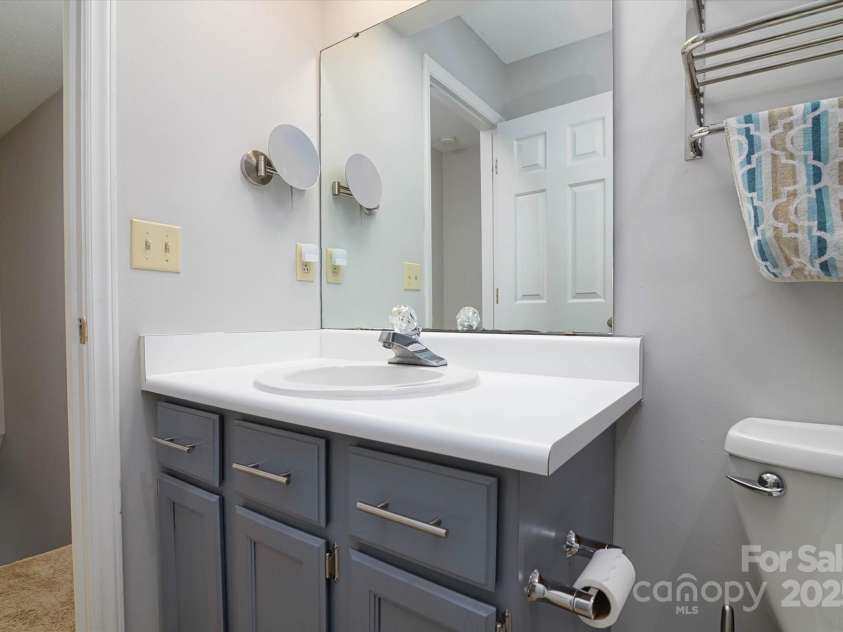 825 21st Avenue, Hickory, NC 28601.  MLS# CAR4273110, YatesRealty ID 20869. 