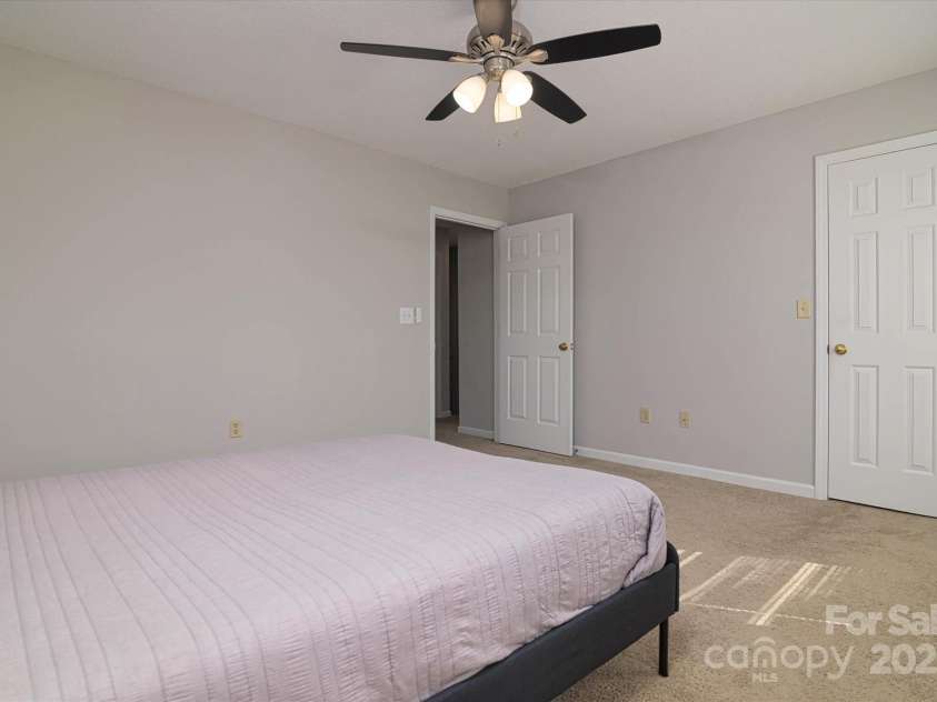 825 21st Avenue, Hickory, NC 28601.  MLS# CAR4273110, YatesRealty ID 20869. 