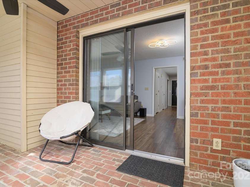 825 21st Avenue, Hickory, NC 28601.  MLS# CAR4273110, YatesRealty ID 20869. 