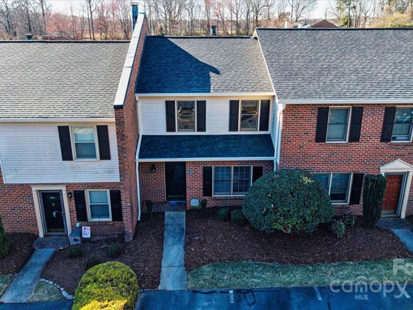 825 21st Avenue, Hickory, NC 28601.  MLS# CAR4273110, YatesRealty ID 20869. 