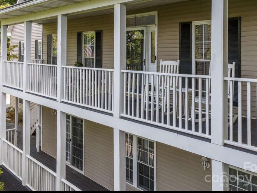 42 Surrey Run, Asheville, NC 28803.  MLS# CAR4285400, YatesRealty ID 2087. 