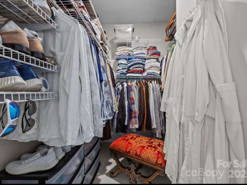 42 Surrey Run, Asheville, NC 28803.  MLS# CAR4285400, YatesRealty ID 2087. 