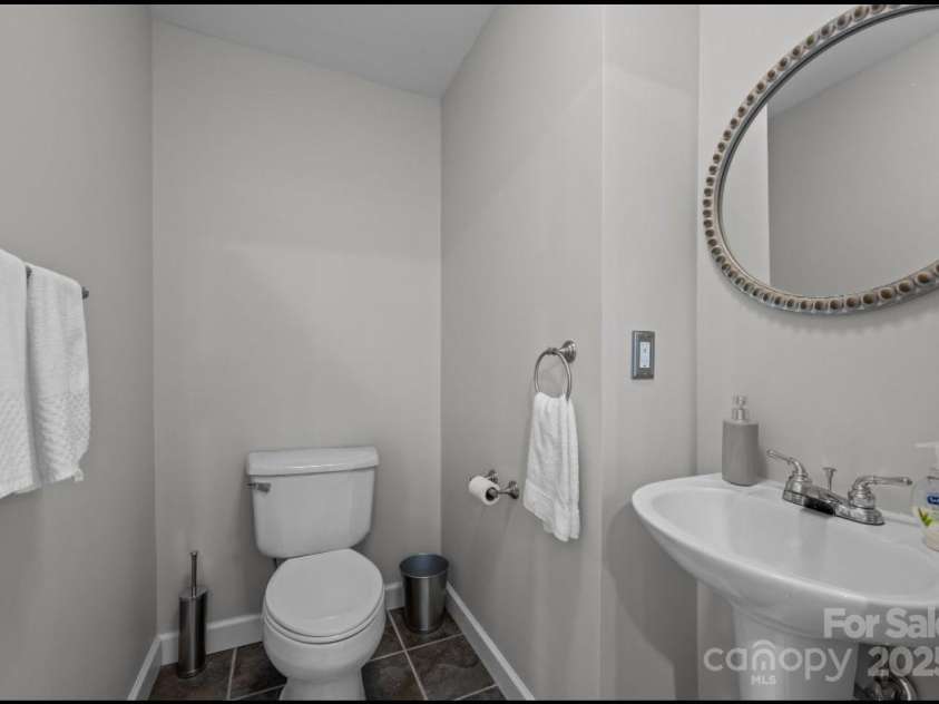 42 Surrey Run, Asheville, NC 28803.  MLS# CAR4285400, YatesRealty ID 2087. 