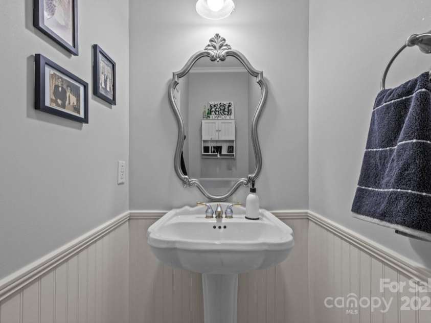 42 Surrey Run, Asheville, NC 28803.  MLS# CAR4285400, YatesRealty ID 2087. 