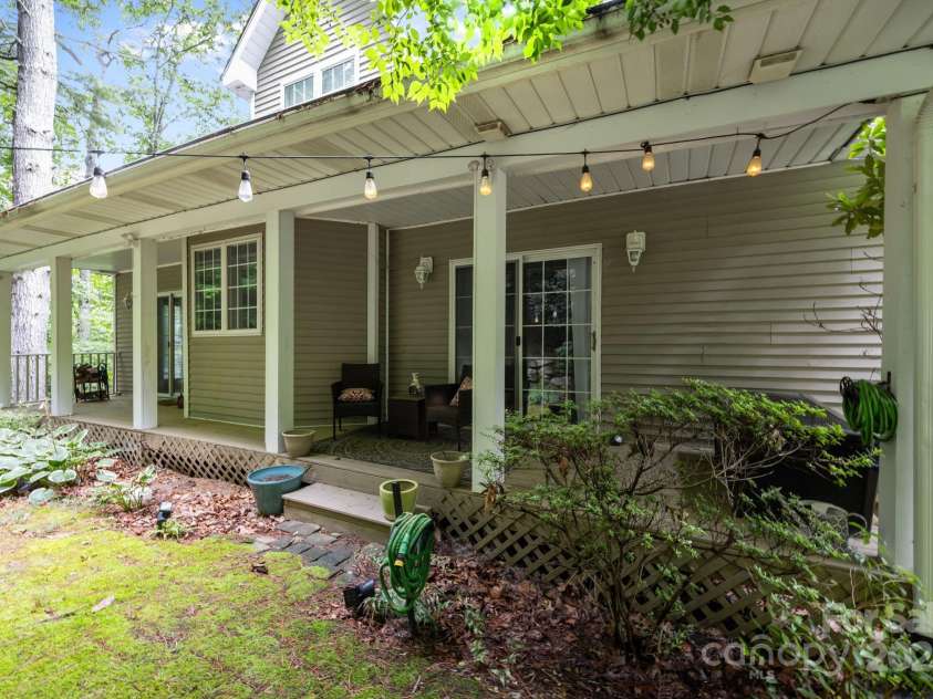 42 Surrey Run, Asheville, NC 28803.  MLS# CAR4285400, YatesRealty ID 2087. 