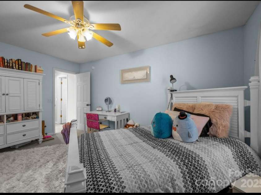 42 Surrey Run, Asheville, NC 28803.  MLS# CAR4285400, YatesRealty ID 2087. Upstairs bedroom