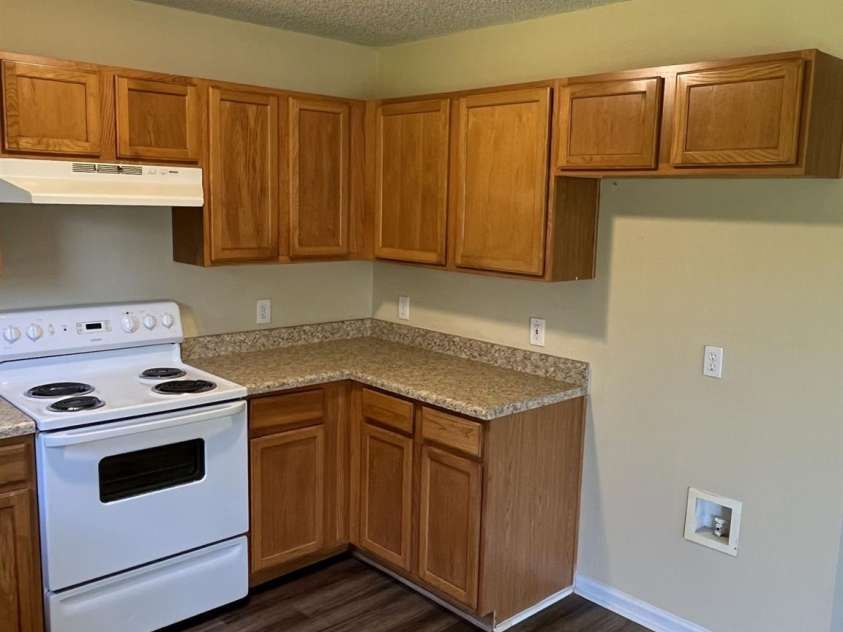 6130 Sid Crane Drive, Charlotte, NC 28216.  MLS# CAR4272689, YatesRealty ID 20870. 