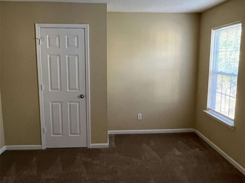 6130 Sid Crane Drive, Charlotte, NC 28216.  MLS# CAR4272689, YatesRealty ID 20870. 