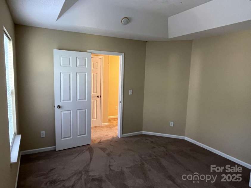6130 Sid Crane Drive, Charlotte, NC 28216.  MLS# CAR4272689, YatesRealty ID 20870. 