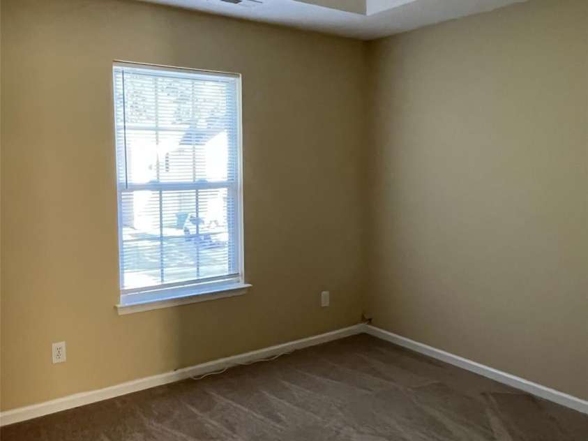 6130 Sid Crane Drive, Charlotte, NC 28216.  MLS# CAR4272689, YatesRealty ID 20870. 
