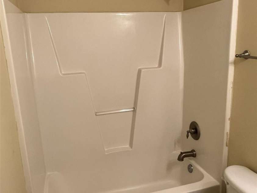 6130 Sid Crane Drive, Charlotte, NC 28216.  MLS# CAR4272689, YatesRealty ID 20870. 