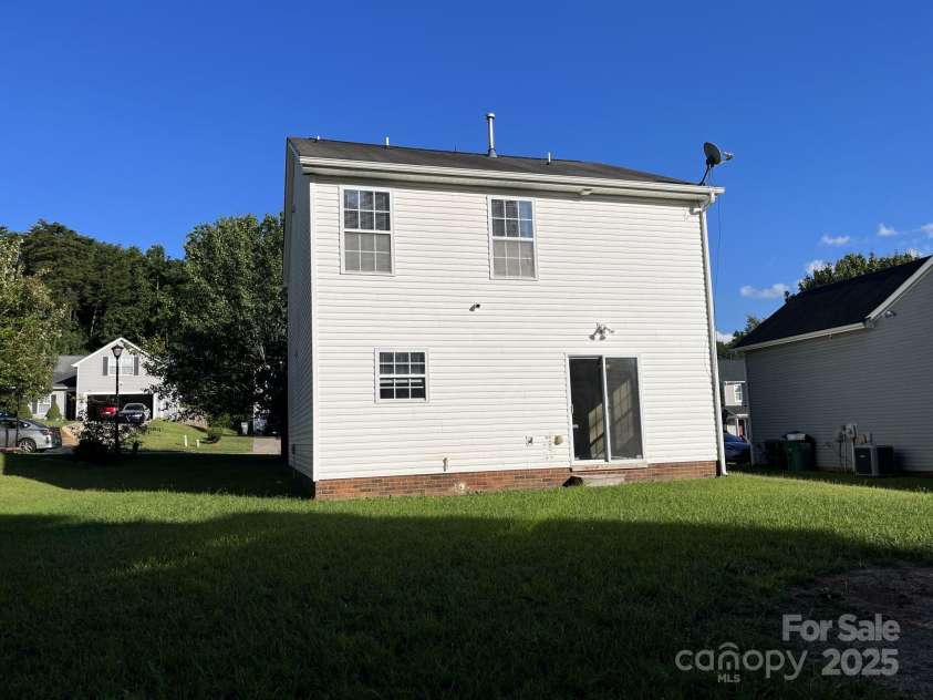 6130 Sid Crane Drive, Charlotte, NC 28216.  MLS# CAR4272689, YatesRealty ID 20870. 