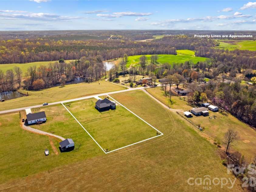 160 Galliher Road, Harmony, NC 28634.  MLS# CAR4360593, YatesRealty ID 20872. 