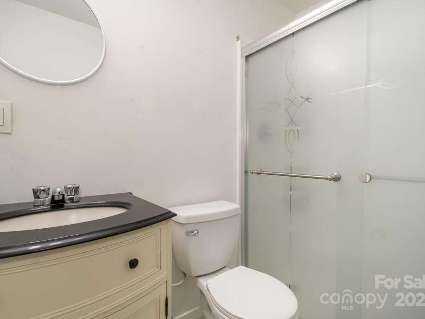 304 Ingram Street, Thomasville, NC 27360.  MLS# CAR4271993, YatesRealty ID 20872. Full Bathroom