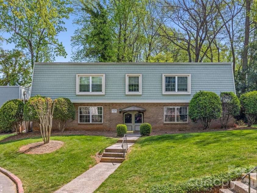 2636 Park Road, Charlotte, NC 28209.  MLS# CAR4359644, YatesRealty ID 20873. 