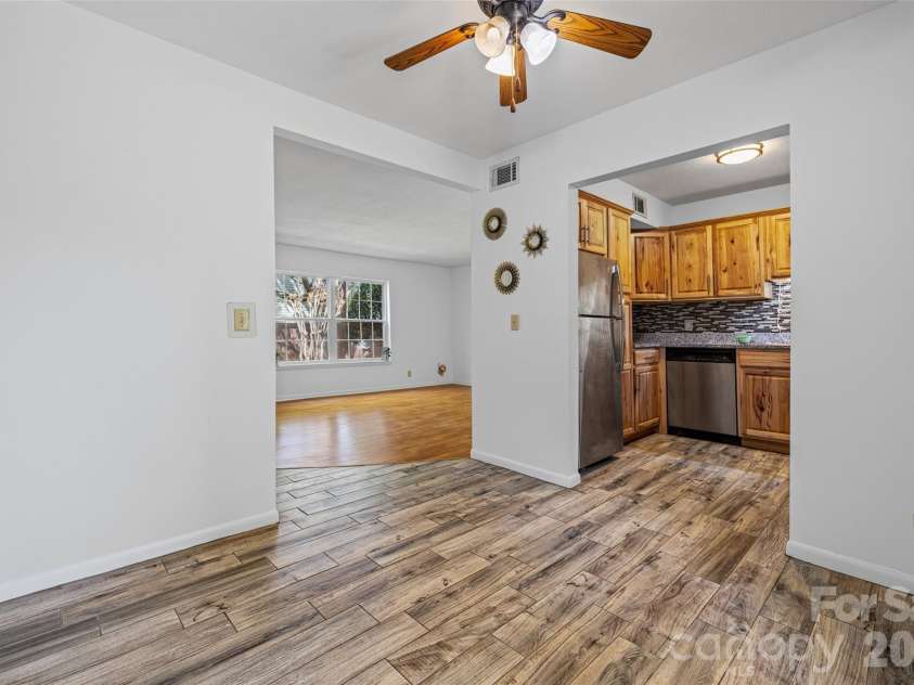 2636 Park Road, Charlotte, NC 28209.  MLS# CAR4359644, YatesRealty ID 20873. 