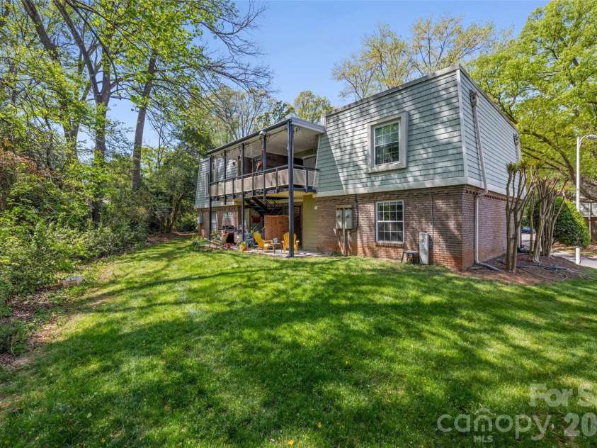 2636 Park Road, Charlotte, NC 28209.  MLS# CAR4359644, YatesRealty ID 20873. 