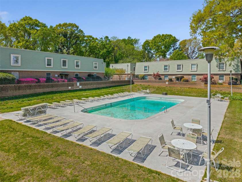 2636 Park Road, Charlotte, NC 28209.  MLS# CAR4359644, YatesRealty ID 20873. 
