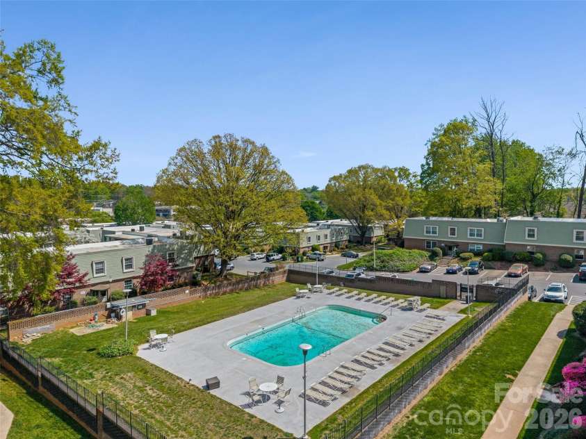 2636 Park Road, Charlotte, NC 28209.  MLS# CAR4359644, YatesRealty ID 20873. 